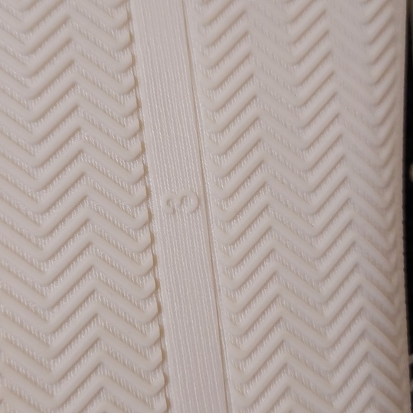 S + R Dino Kids Slippers - Picture 5 of 11